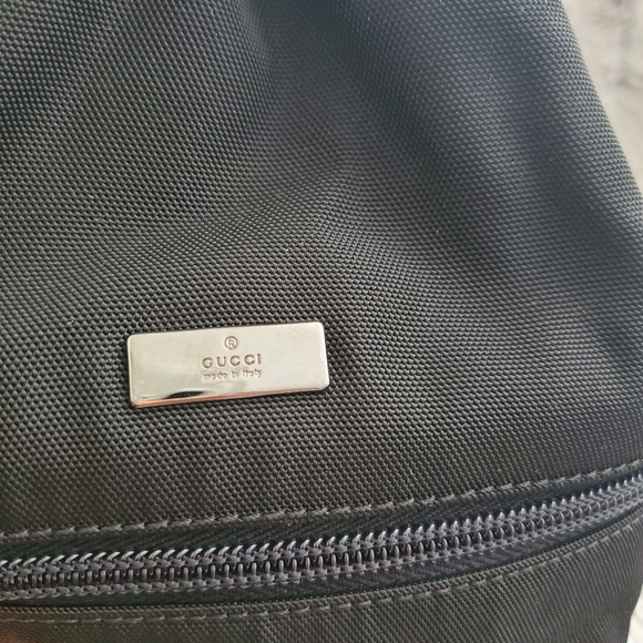 GUCCI mini nylon bucket bag - Picture 3 of 11